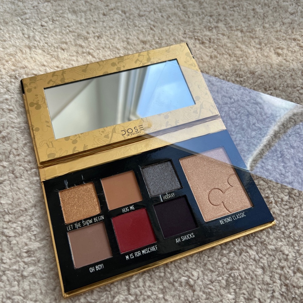 Brand New Dose of Colors Mickey Mouse Black and Gold Art palette!